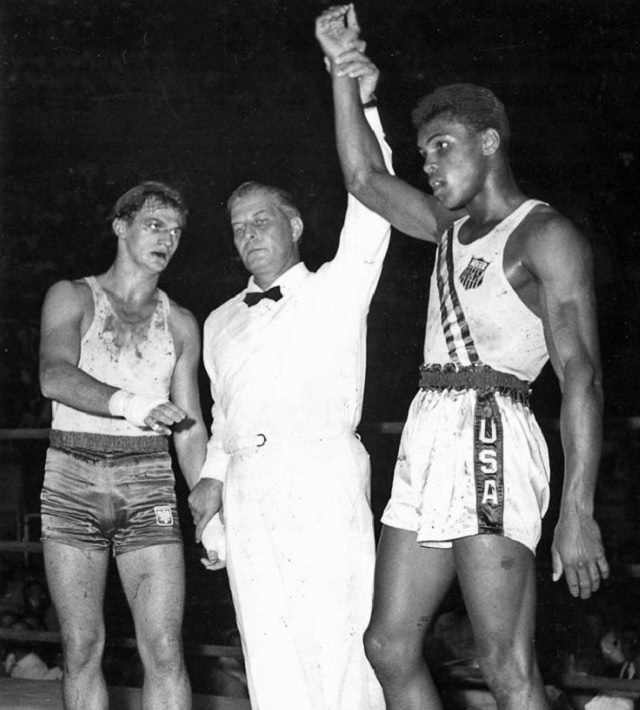 Atletas estadounidenses que ingresaron en el Salón de la Fama de los Juegos Olímpicos de Estados Unidos, Mohammad Ali (boxeo), Muhammad Ali tras su victoria en los Juegos Olímpicos de 1960