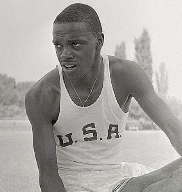 Atletas estadounidenses que ingresaron en el Salón de la Fama de los Juegos Olímpicos de Estados Unidos, Ralph Boston (atletismo)