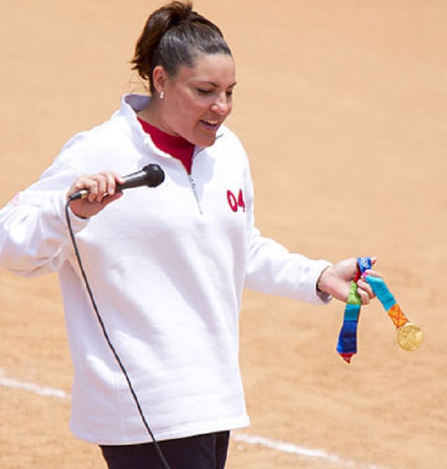 Atletas estadounidenses que entraron en el Salón de la Fama de los Juegos Olímpicos de Estados Unidos, Lisa Fernández (Softbol)