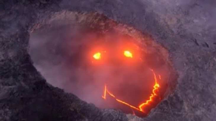 Imágenes que parecen ilusiones ópticas a la hija de un volcán crean una cara sonriente