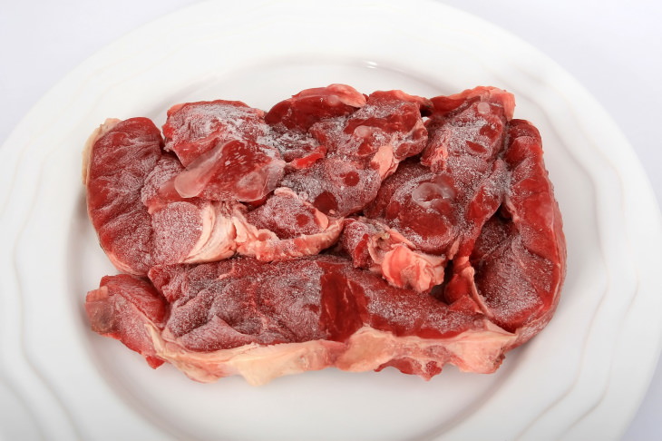 Consejos para comprar carne carne congelada en el plato