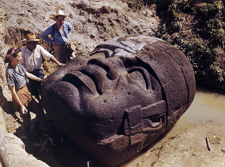 Rare Historical Photos, Olmec stone head 