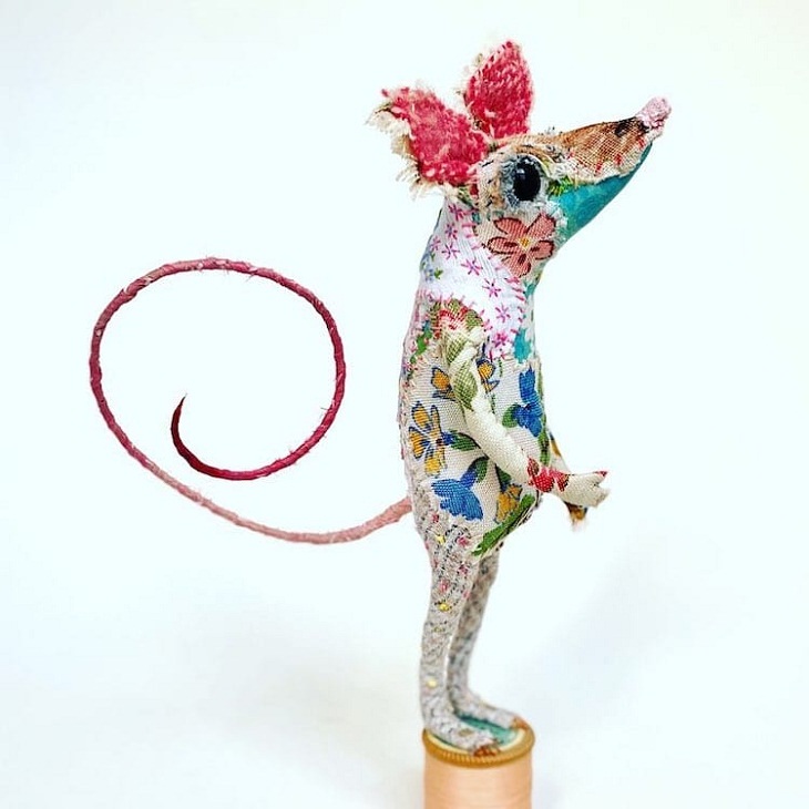 Esculturas De Animales Hechas Con Tela, ratón blanco