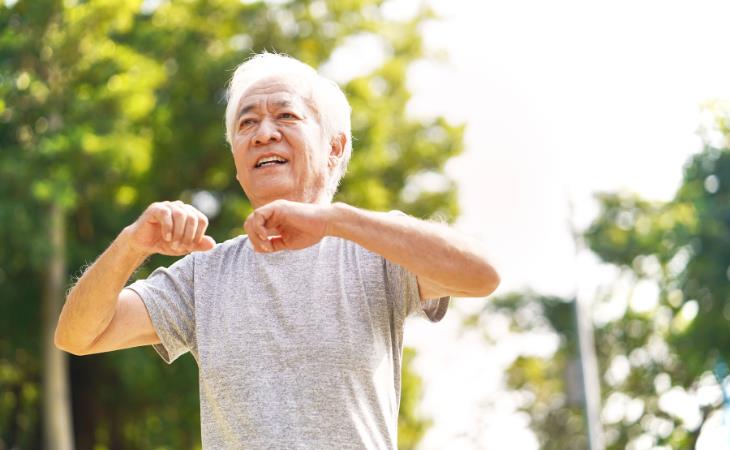 Caminata Podría Prevenir El Alzheimer, adulto mayor haciendo ejercicio
