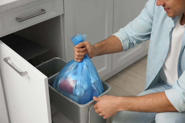 Consejos de limpieza rápida tirar la basura