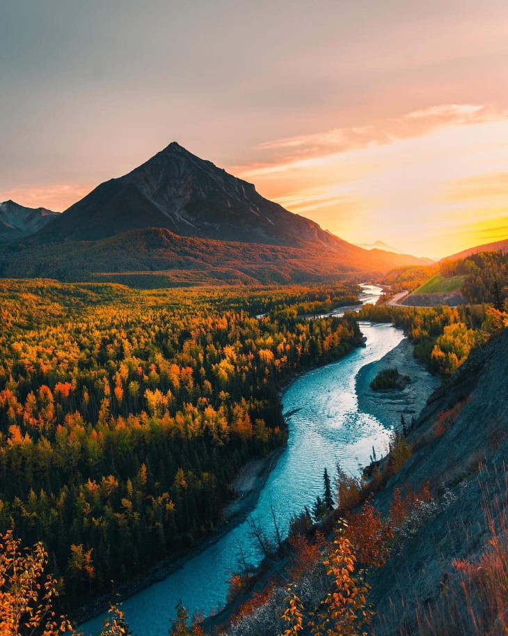 La Belleza De Alaska, montaña y río