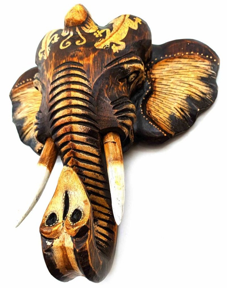 Piezas en madera, mascara de elefante 