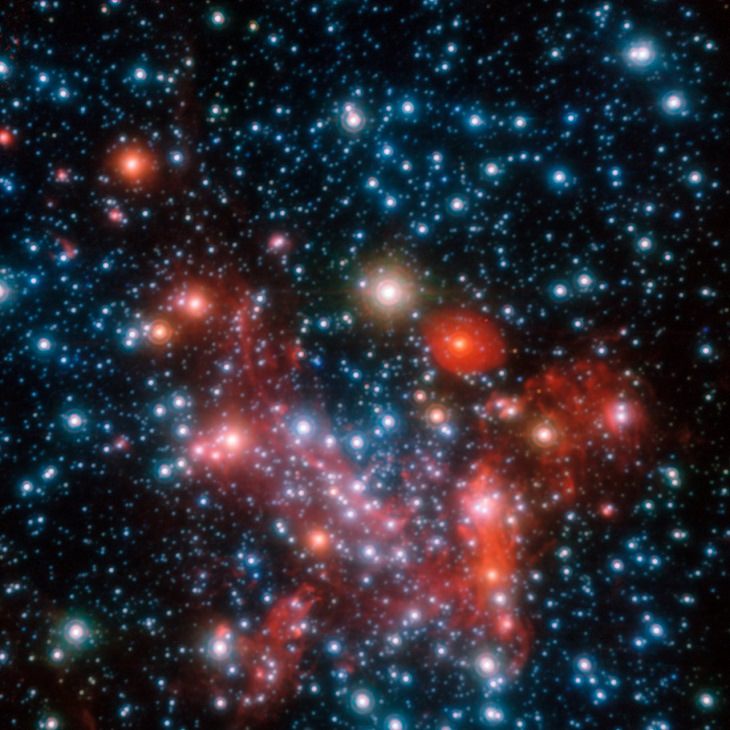 Imágenes Del Espacio, Un cúmulo de estrellas en el centro de la Vía Láctea