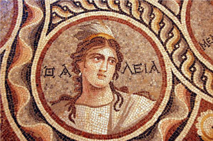 mosaico con figura