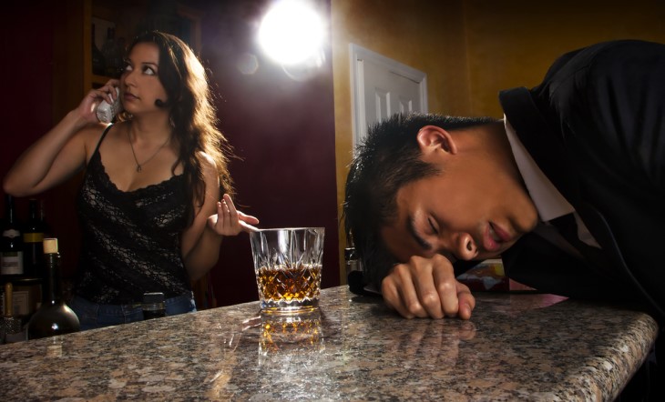 Cómo Nos Afectan Los Diferentes Tipos De Alcohol, hombre borracho