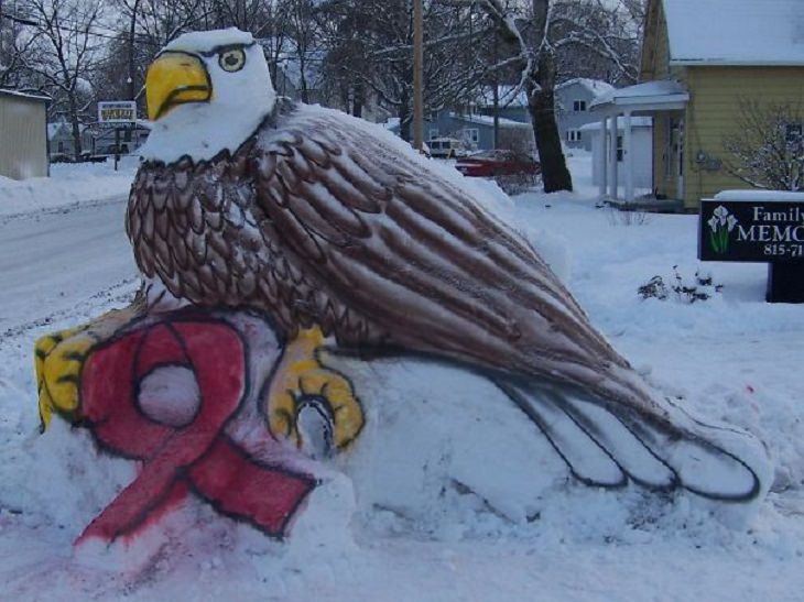 Esculturas De Nieve, águila