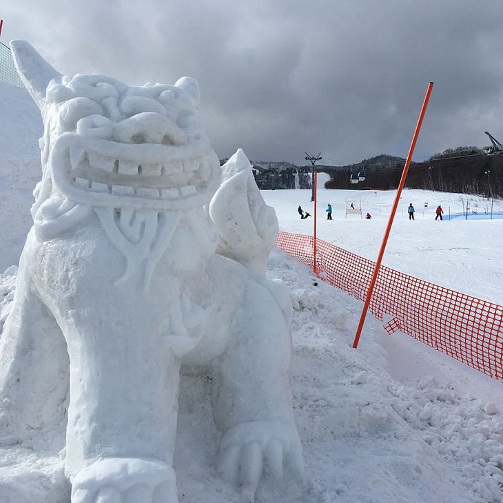 Esculturas De Nieve, dragón