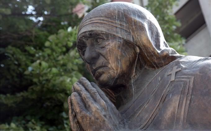 Estatua de la Madre Teresa