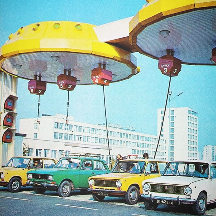 Gasolineras en Kiev en 1970 y 1980 que se asemejaban a platillos voladores