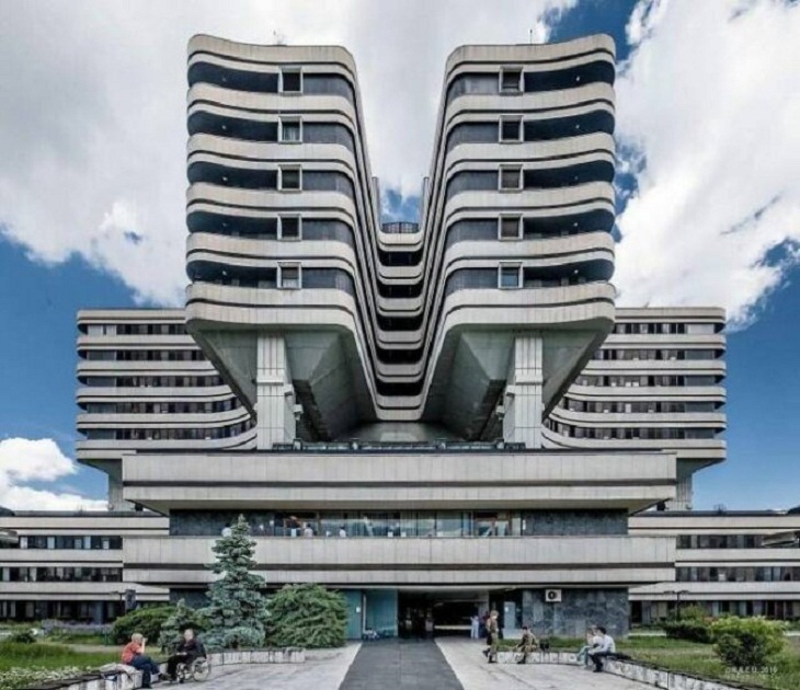 Edificios Extraños, Complejo de la Academia Médica Militar, Banjica, Belgrado, Serbia