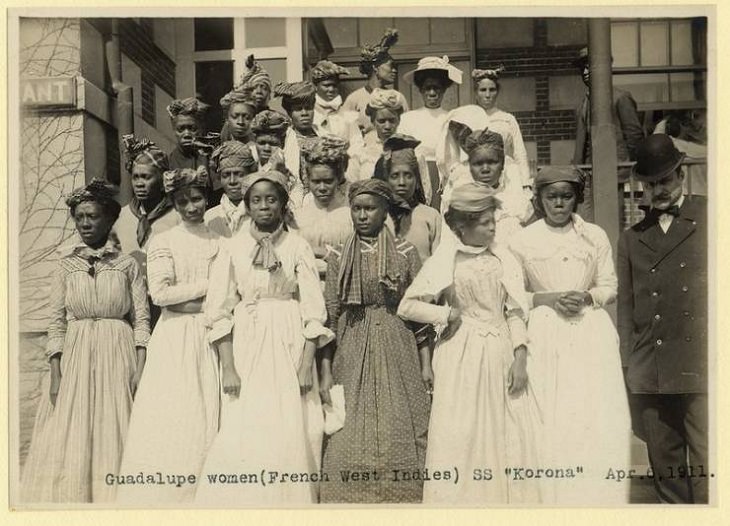 Retratos de inmigrantes de Ellis Island, Mujeres de Guadalupe (Antillas francesas)