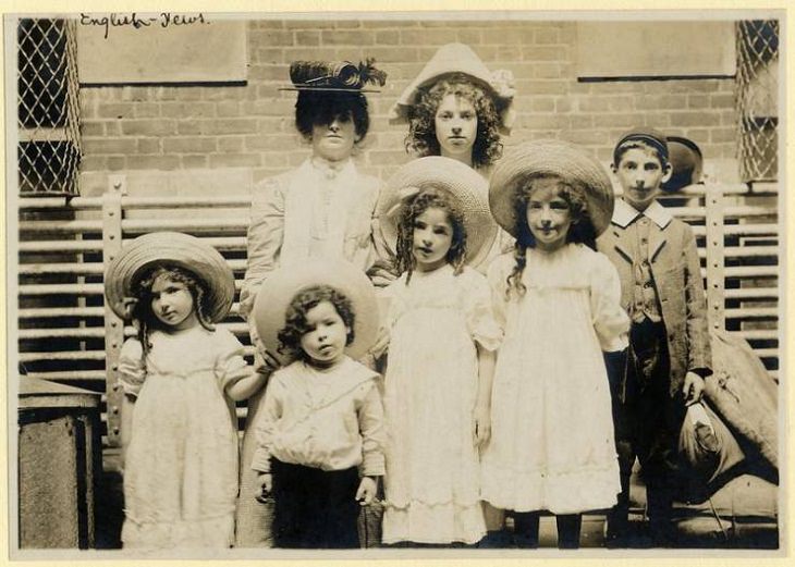 Retratos de inmigrantes de Ellis Island, familia judía de Inglaterra