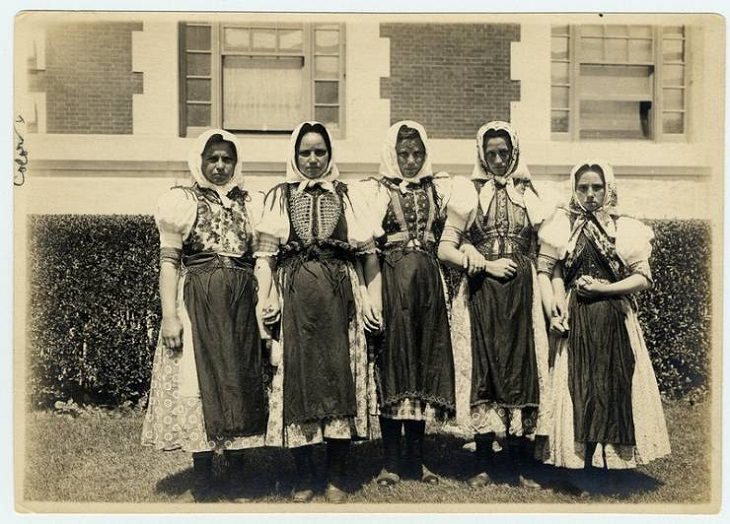 Retratos de inmigrantes de Ellis Island, señoritas 