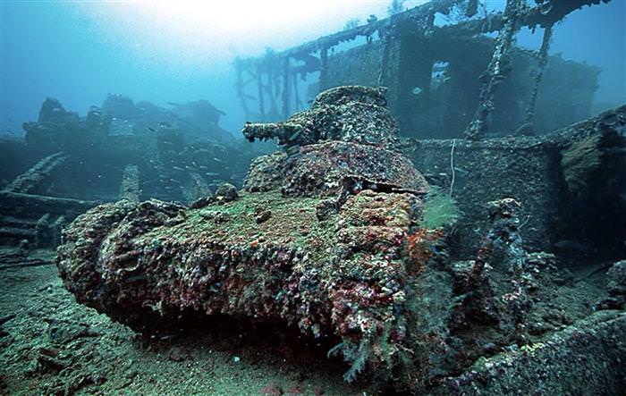 5 Famous Shipwrecks and Their Unbelievable Stories