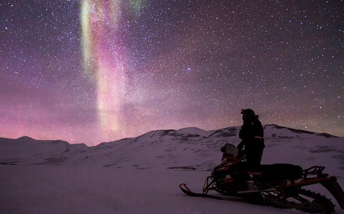 Prueba de aventura: Redem mira la aurora boreal