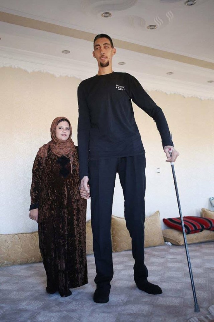 Fotos De La Historia, Sultan Kosen el hombre más alto del mundo