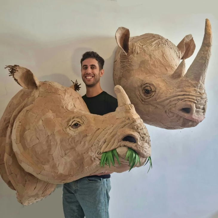 Esculturas De Animal De Josh Gluckstein, el artista con esculturas de dos rinocerontes