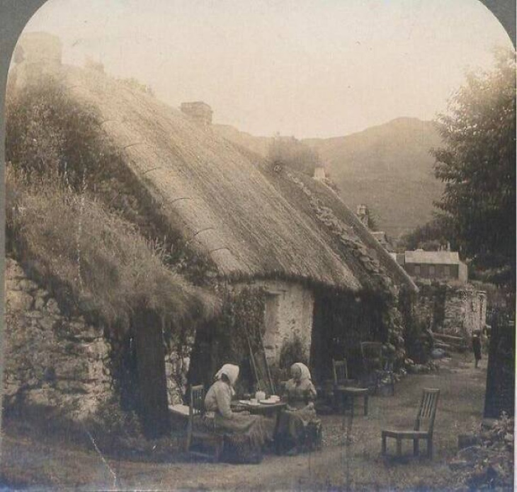 Fotos Históricas, "Damas tomando el té en las Tierras Altas de Escocia (alrededor de 1910)"