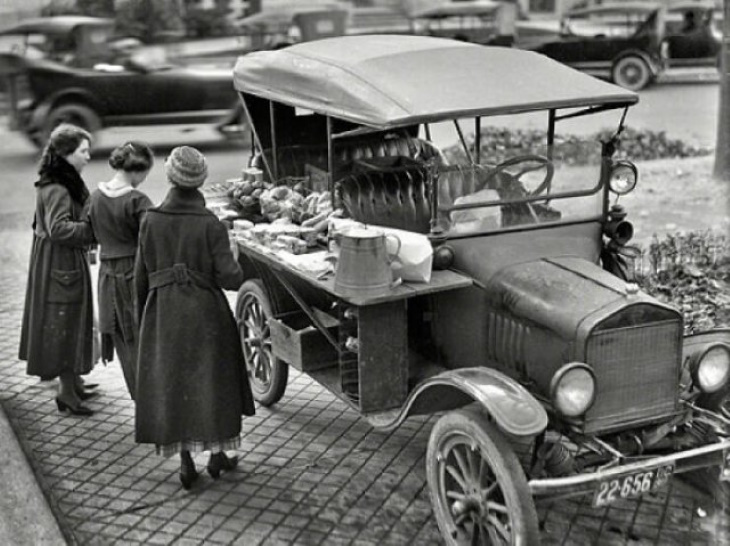 Fotos Históricas, "Vendedor de almuerzos callejeros en Washington, DC (1919)"