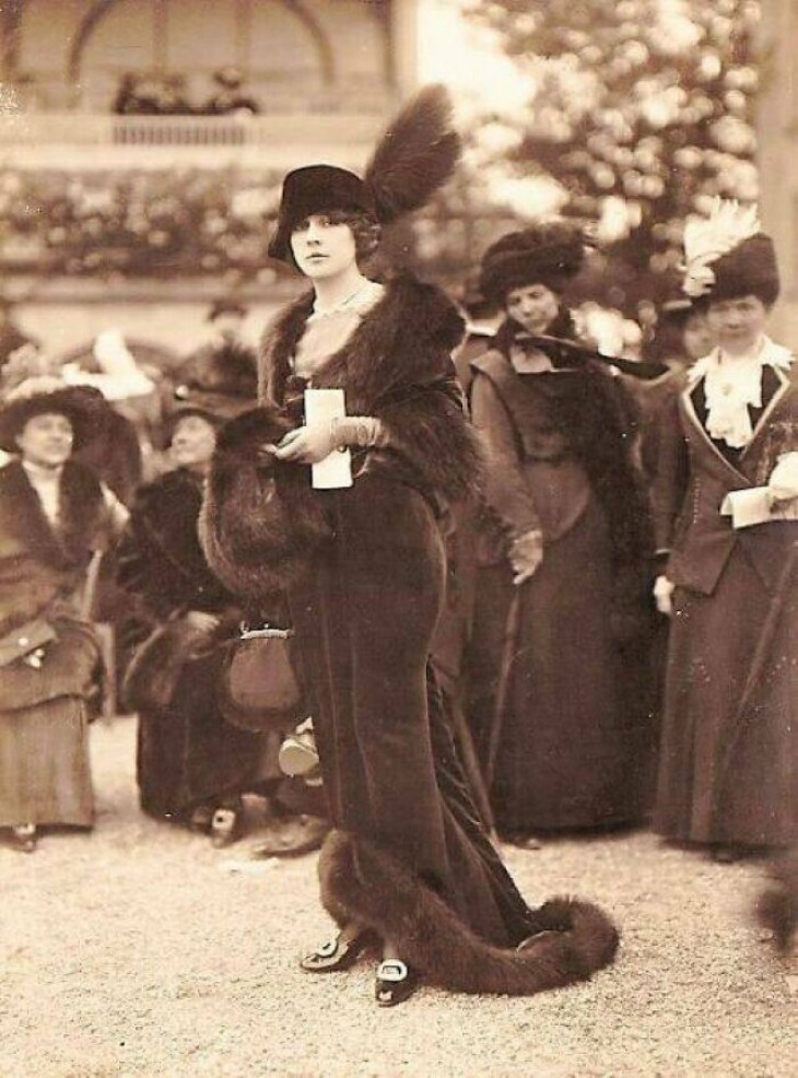 Fotos Históricas, "Otro día de moda en Longchamp, Francia (1911)"