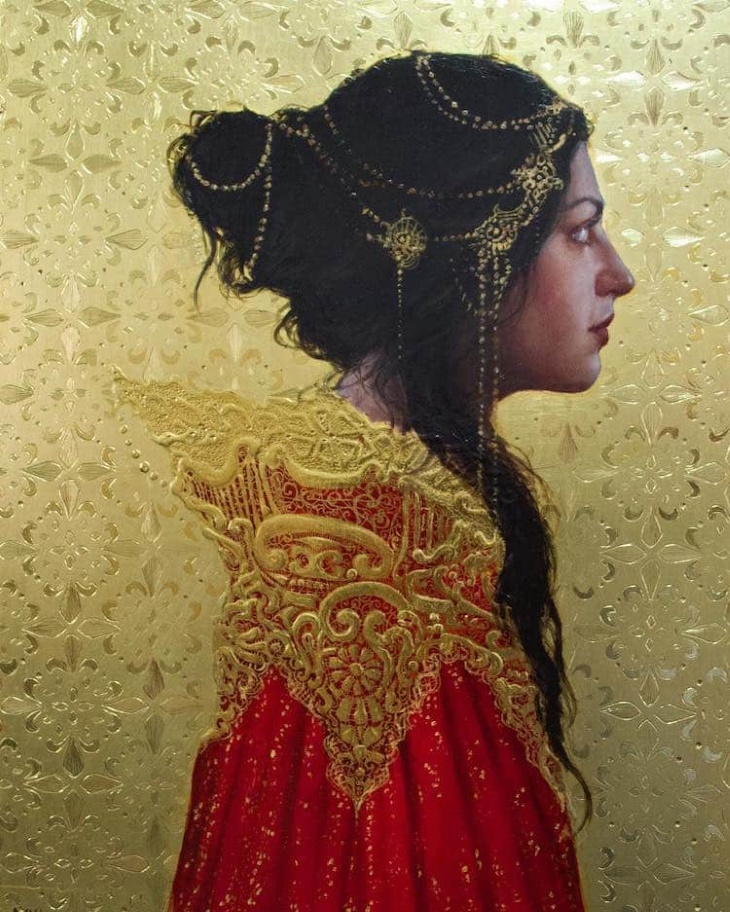 Retratos En Oro De Stephanie Rew, mujer con adornos dorados en la cabeza