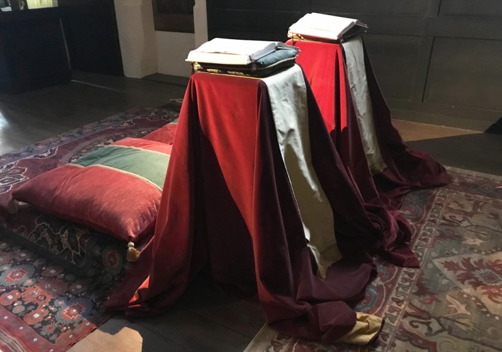 El Ascenso y La Caída De Los Tudor, altar