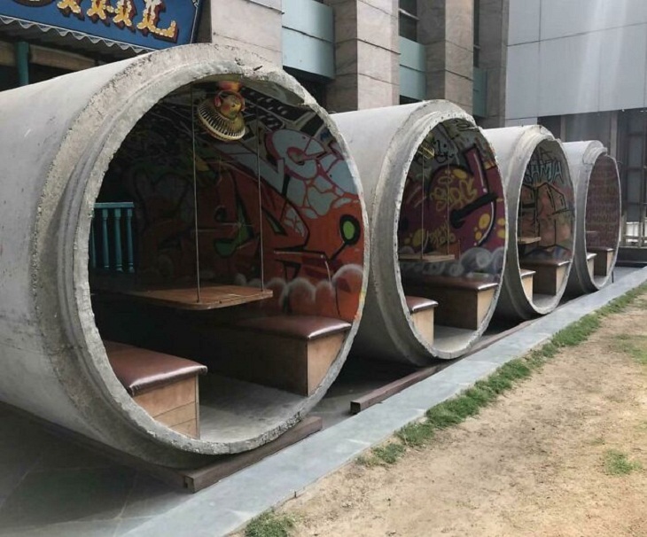 Diseños Urbanos, Tubos de alcantarillado de hormigón utilizados como asientos al aire libre, Gurgaon, India