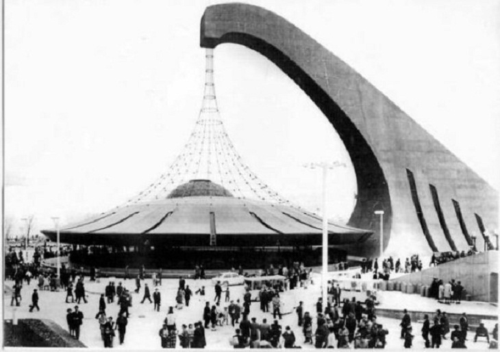 Pabellón de Australia en la Expo 1970 en Osaka, Japón. Arquitecto: James MacCormick