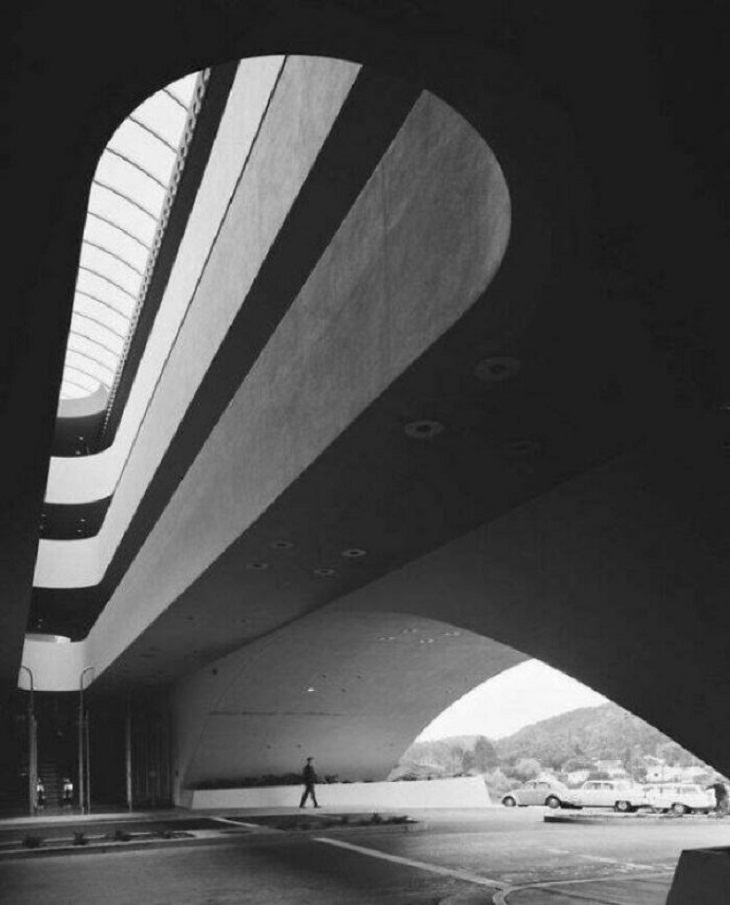 Centro Cívico del Condado de Marin, California, EE. UU. Arquitecto: Frank Lloyd Wright
