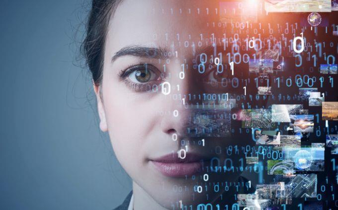 Inteligencia artificial o imagen real: una mujer cuyo rostro se vuelve digital