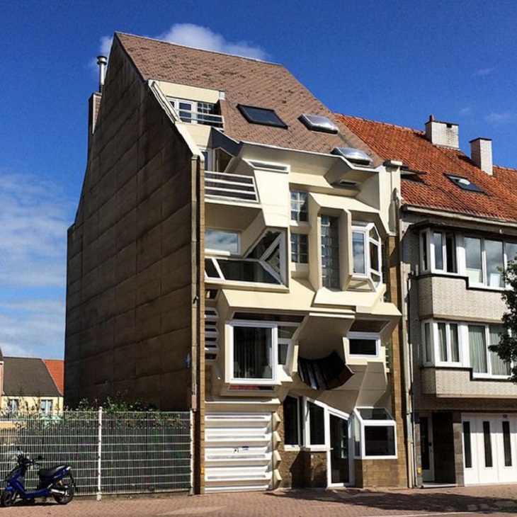 Arquitectura Excéntrica y Extravagante De Bélgica, ventanas
