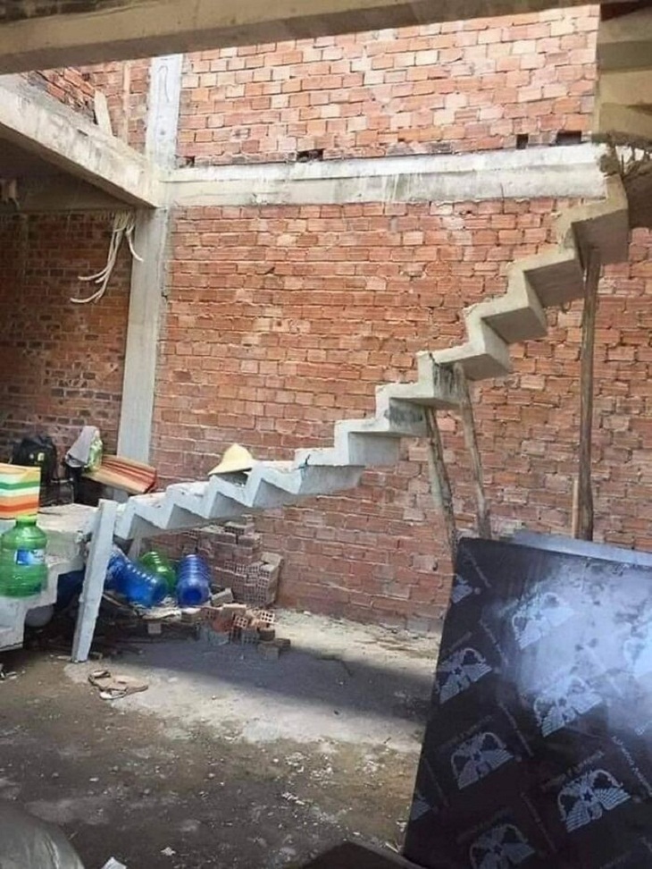 escaleras de una construcción