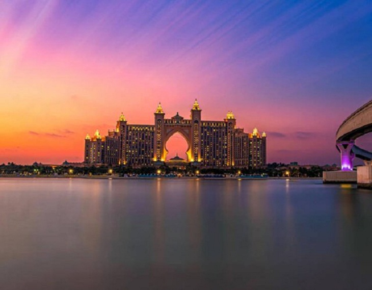  Atlantis, The Palm: un destino turístico con temática oceánica de 1544 habitaciones en Dubái