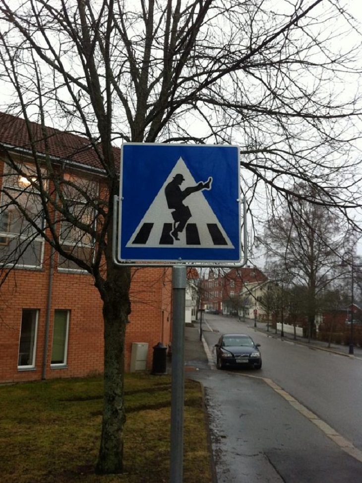 Fotos De Cosas Que Solo Verás En Noruega, señales para cruzar graciosas
