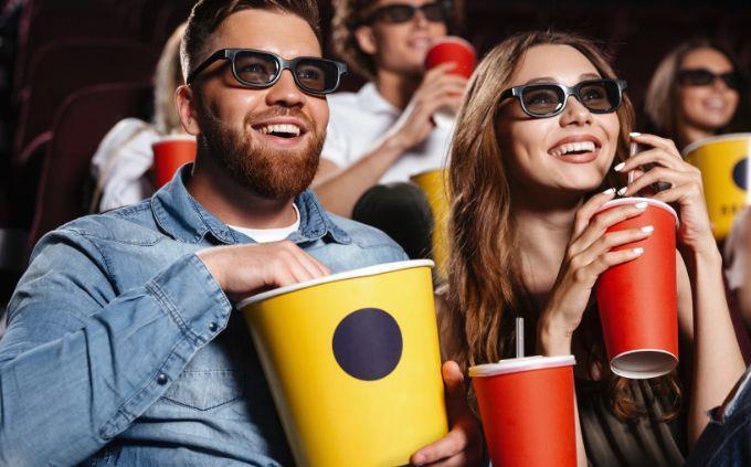 Qué fenómeno natural refleja quién eres: La gente está viendo una película en el cine