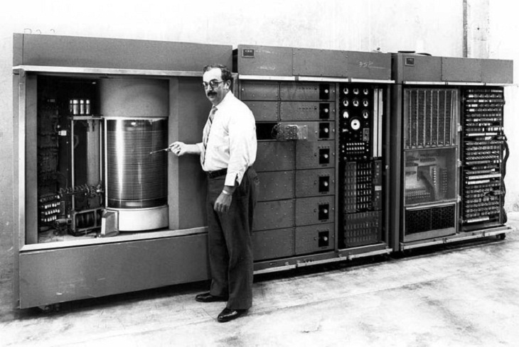 Orígenes De Inventos Famosos, la primera computadora con disco duro