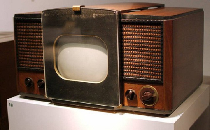 Orígenes De Inventos Famosos, primer televisor producido en masa
