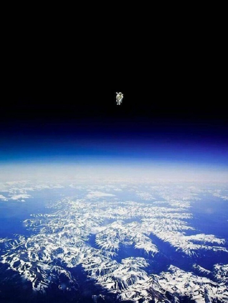 Fotos De Gran Tamaño, astronauta flotando