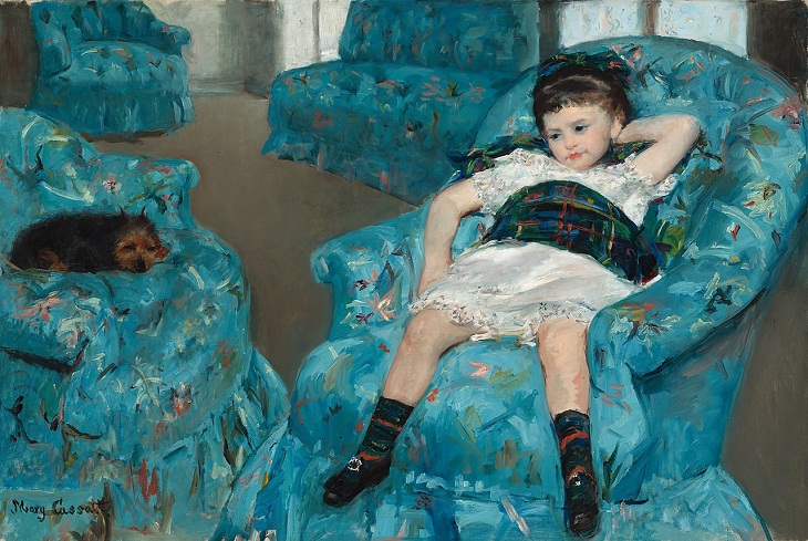 Pinturas De Perros Famosas, Niña en un sillón azul de Mary Cassatt, 1878