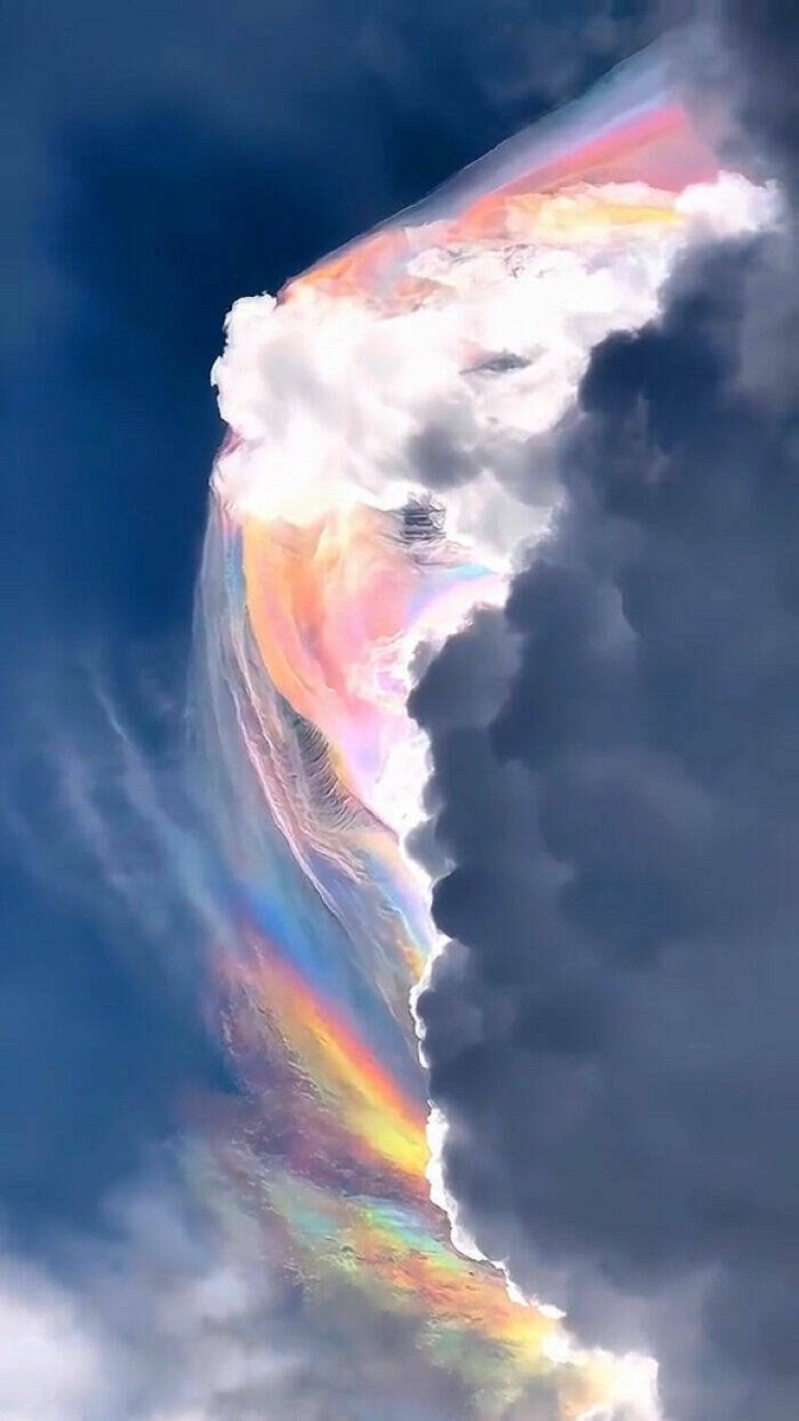 nuvem iridescente As melhores fotografias do nosso sistema solar
