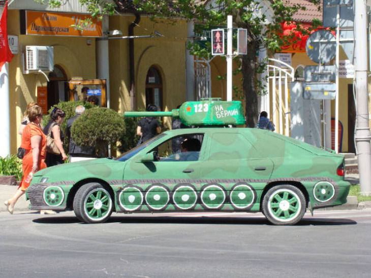 Only in Russia: Cars Transformed into Tanks Inscription: "To Berlin"