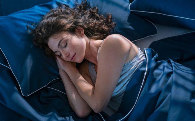 Dónde estarás dentro de 5 años según tus sueños: Mujer dormida