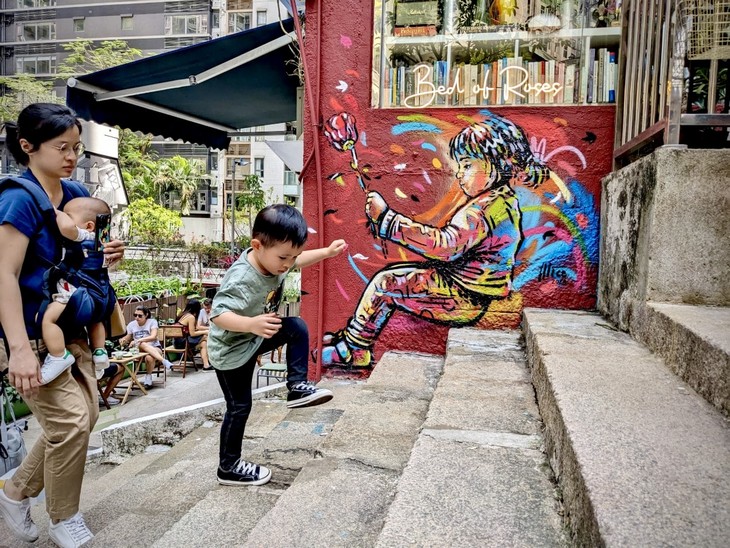 Arte Callejero De Alice Pasquini