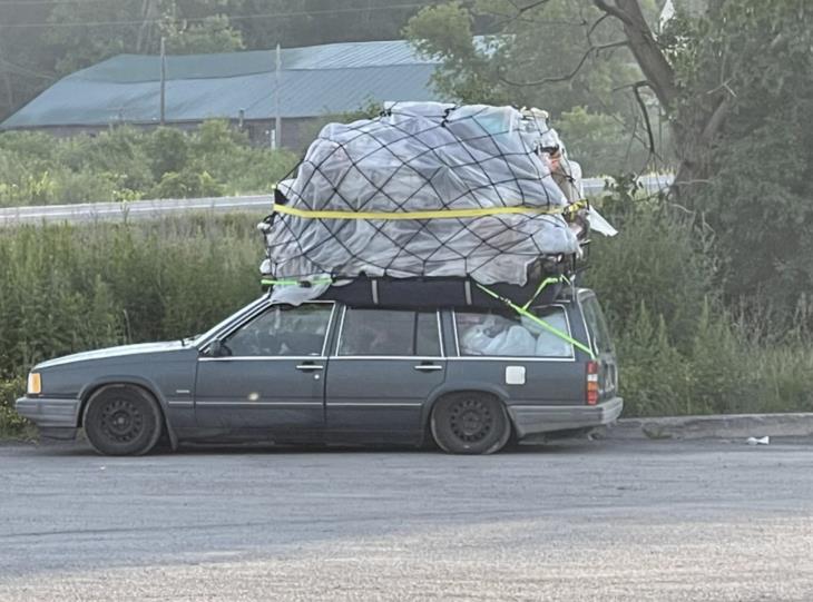 RAutos Con Cargas Extrañas