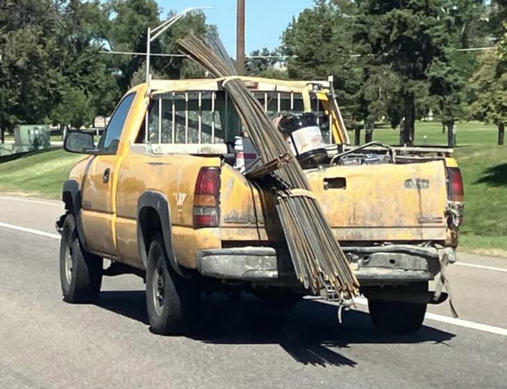 Autos Con Cargas Extrañas